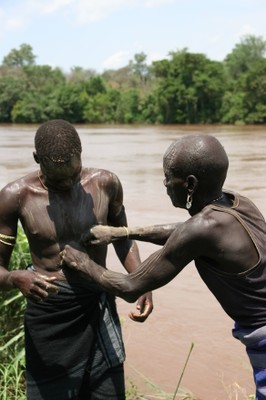 Clay ceremony to rid the Omo River of disease