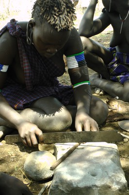 Making a 'bracelet' (ula)