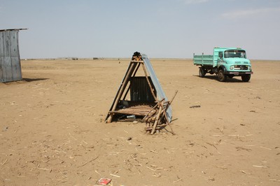 Daasanach Night Guard 'House' in Commercial Farm